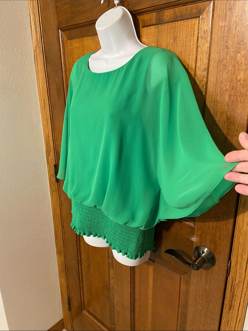 Chaus vibrant green smocked dolman top built underlay tank top wispy Size L - Picture 6 of 14